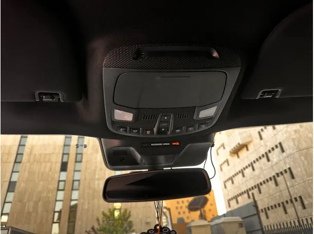 Car image 24