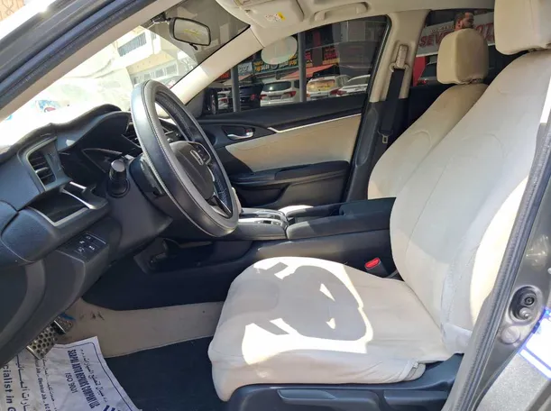 Car image 13