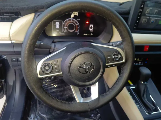 Car image 23