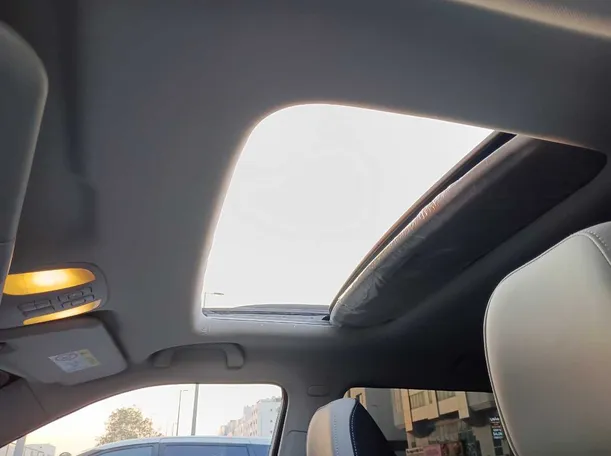 Car image 21