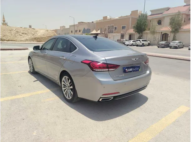 Car image 7
