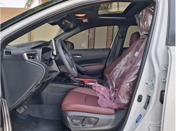 Car image 12