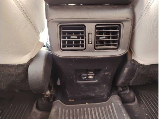 Car image 29
