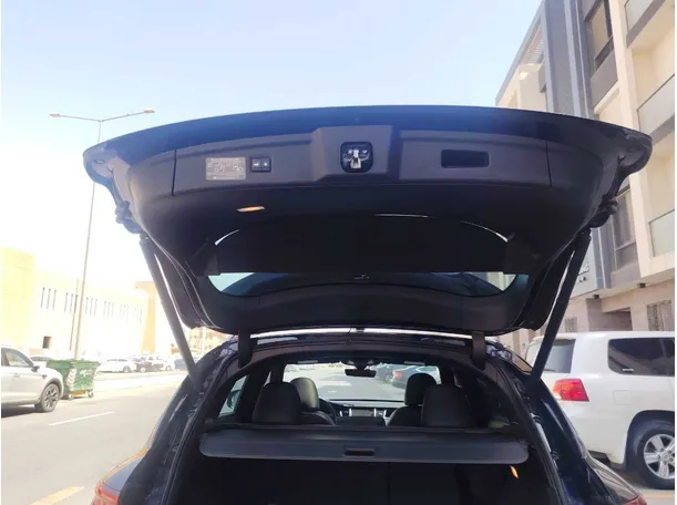 Car image 25