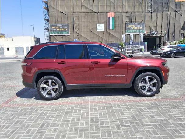 Car image 8