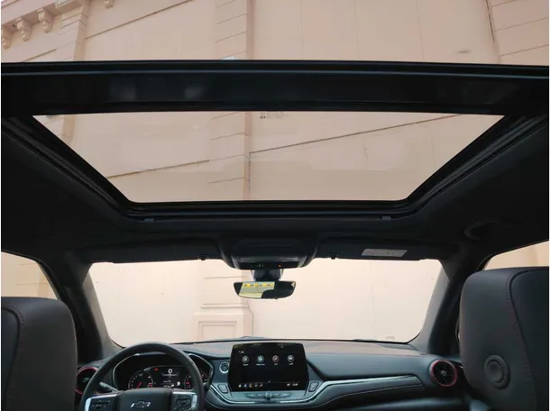 Car image 18