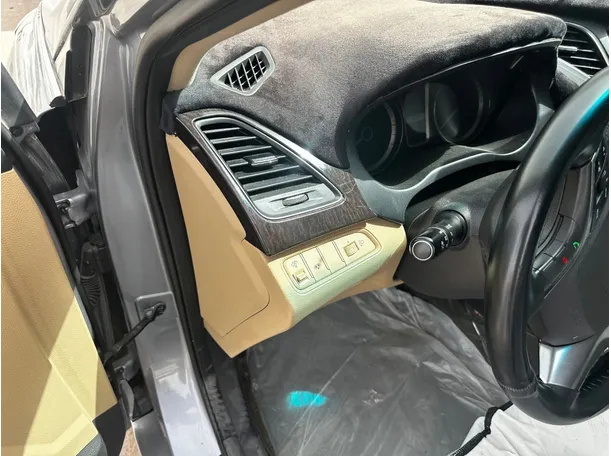 Car image 25