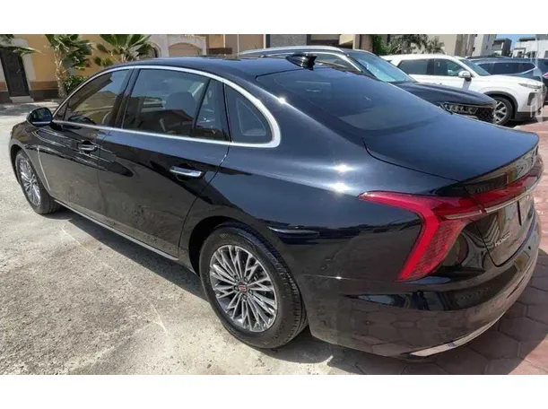 Car image 9
