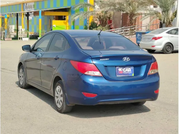 Car image 7