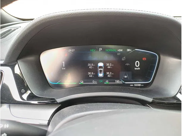 Car image 19