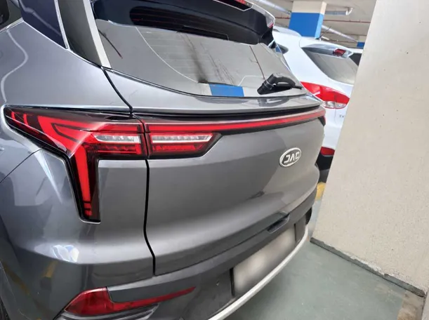 Car image 6