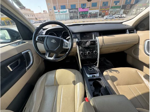 Car image 16