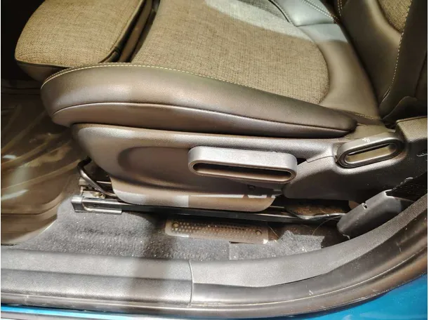 Car image 43