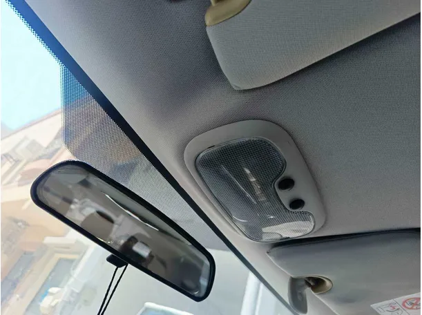 Car image 26