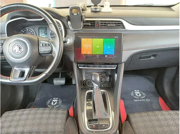 Car image 16