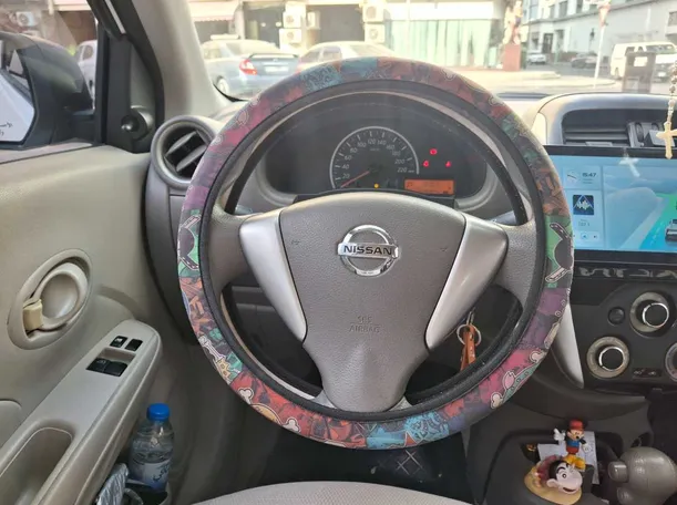 Car image 14