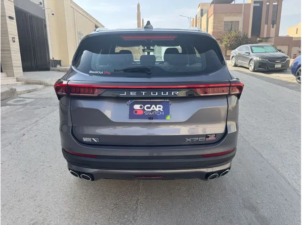 Car image 6