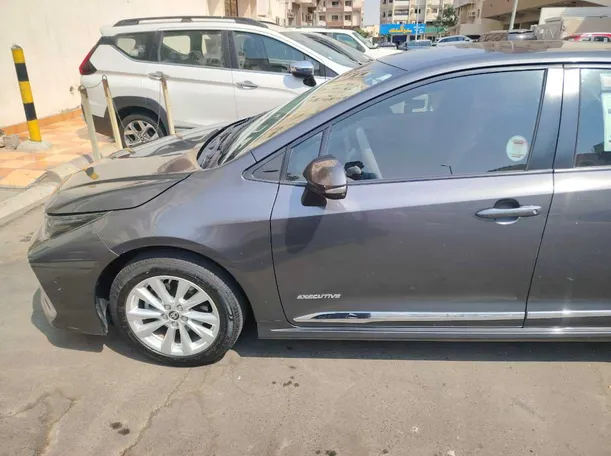 Car image 9