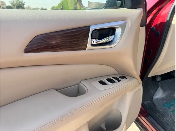 Car image 25