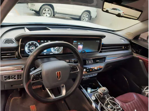 Car image 11