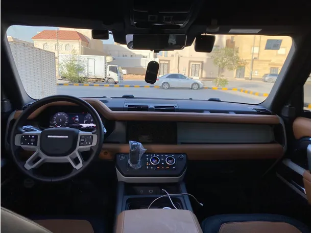 Car image 17