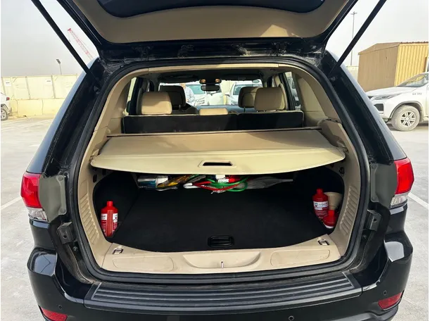 Car image 24