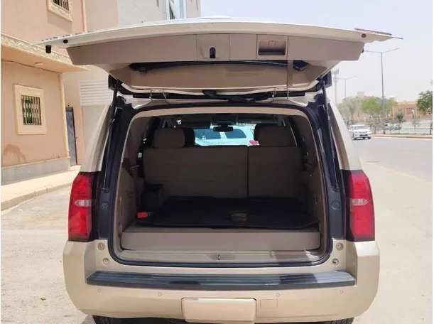 Car image 23