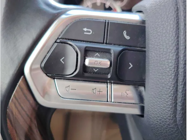 Car image 28