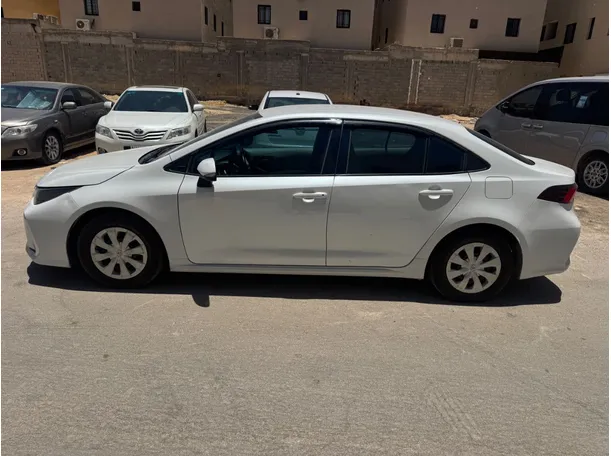Car image 8