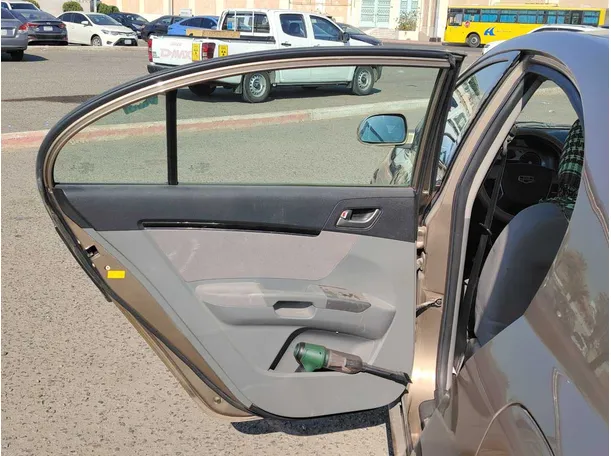 Car image 13