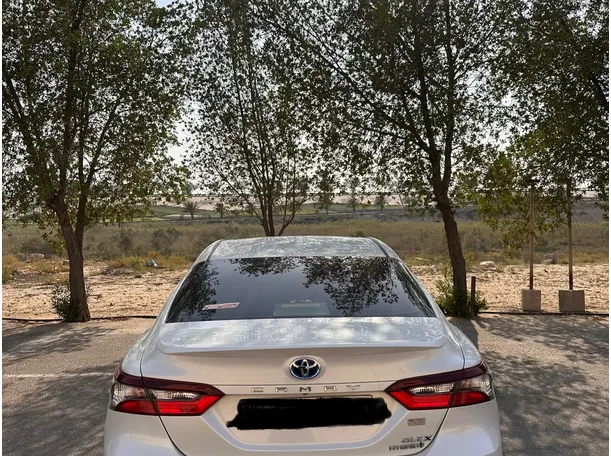Car image 4