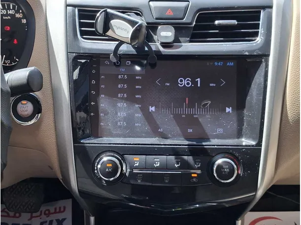 Car image 18