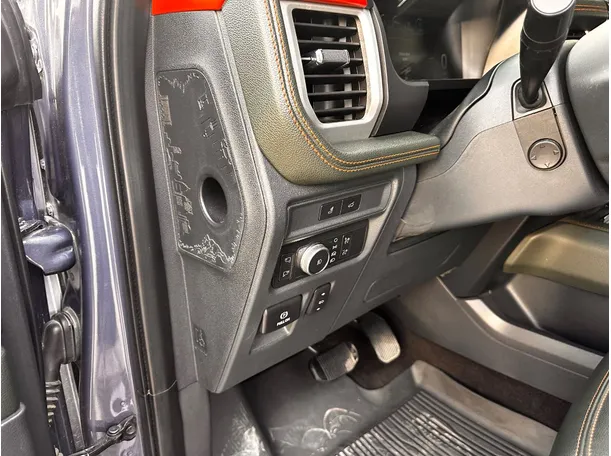 Car image 29