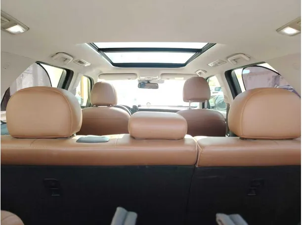 Car image 27