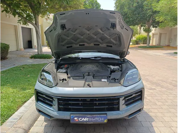 Car image 25