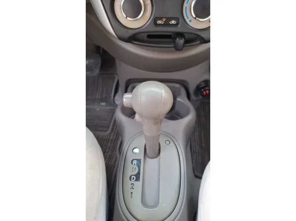 Car image 15