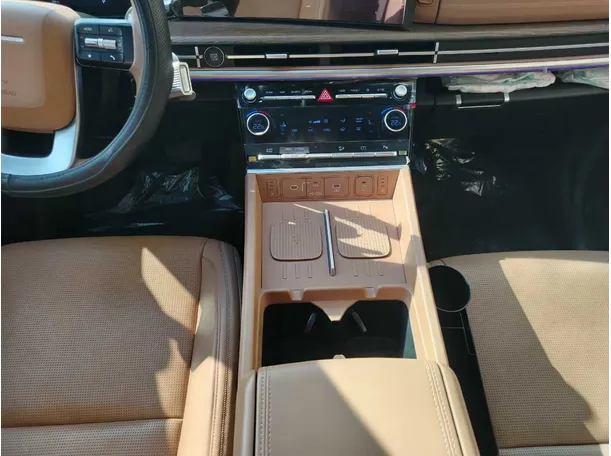 Car image 27