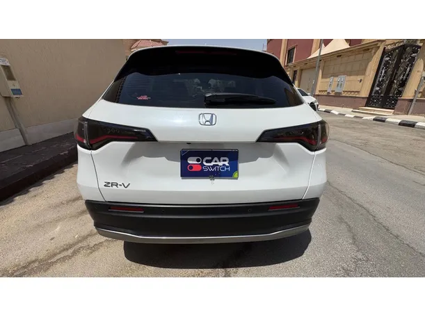 Car image 6