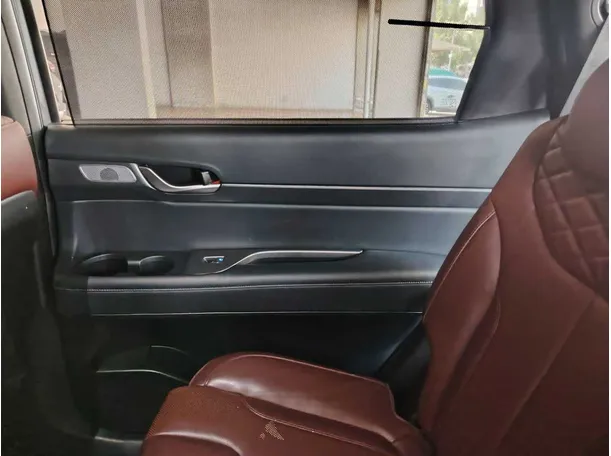 Car image 37