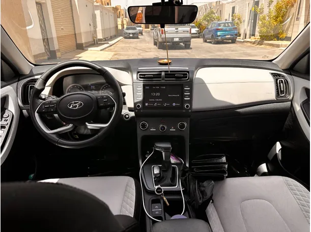 Car image 17