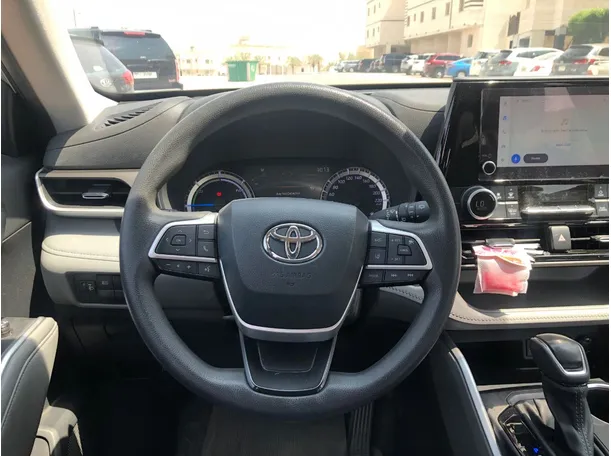 Car image 18