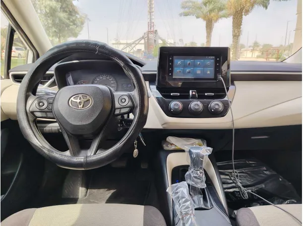 Car image 19