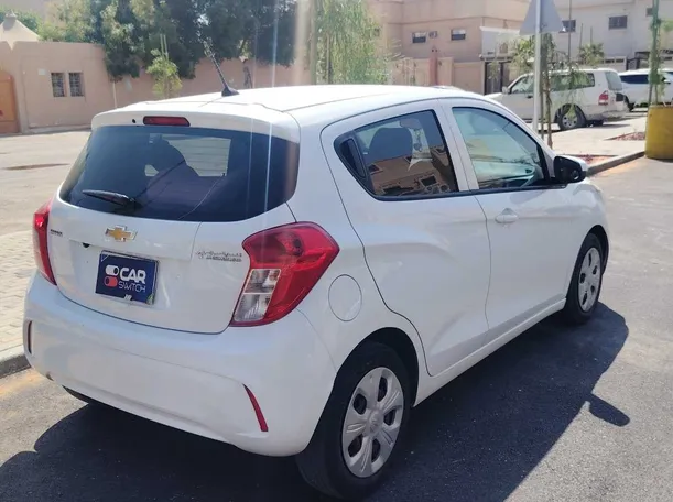 Car image 5