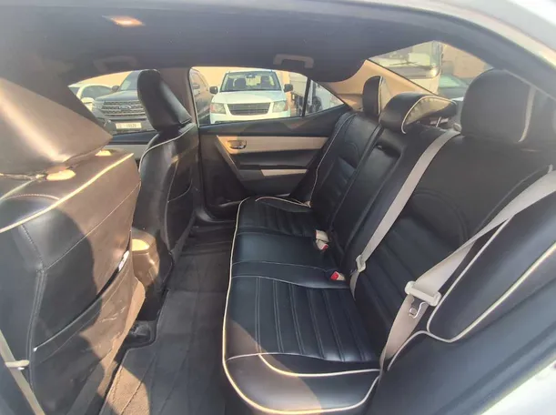 Car image 13