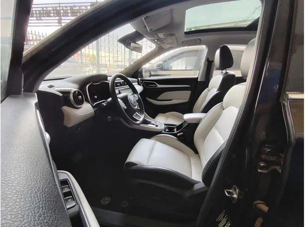 Car image 15