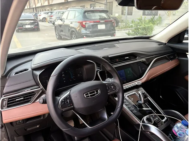 Car image 13
