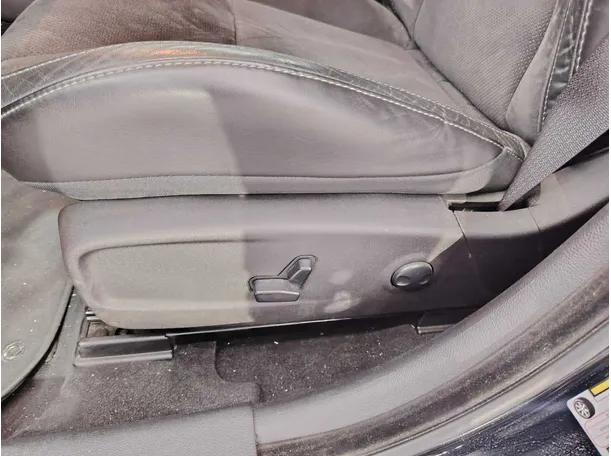 Car image 31