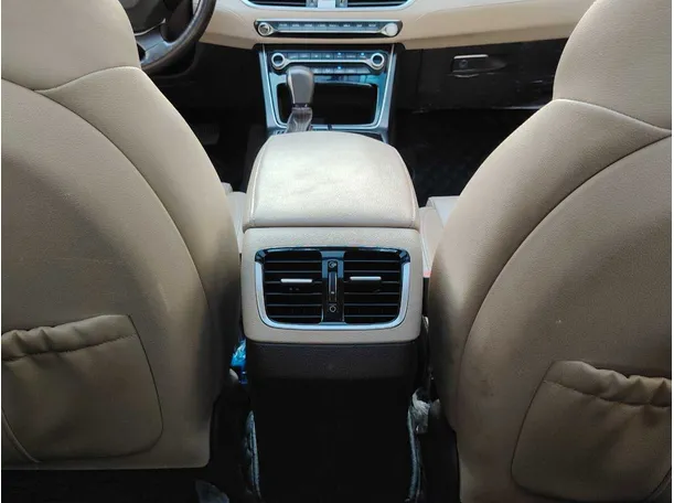 Car image 33