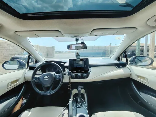 Car image 18