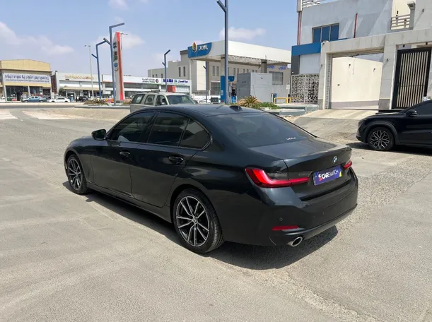 Car image 7